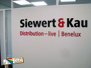 Reclameletters van acrylaat